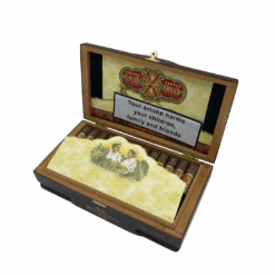 Arturo Fuente Opus X Pussy Cat(Arturo Fuente Opus X Pussy Cat) -Davidoff London OpusXPussyCatsBoxOpenAngled